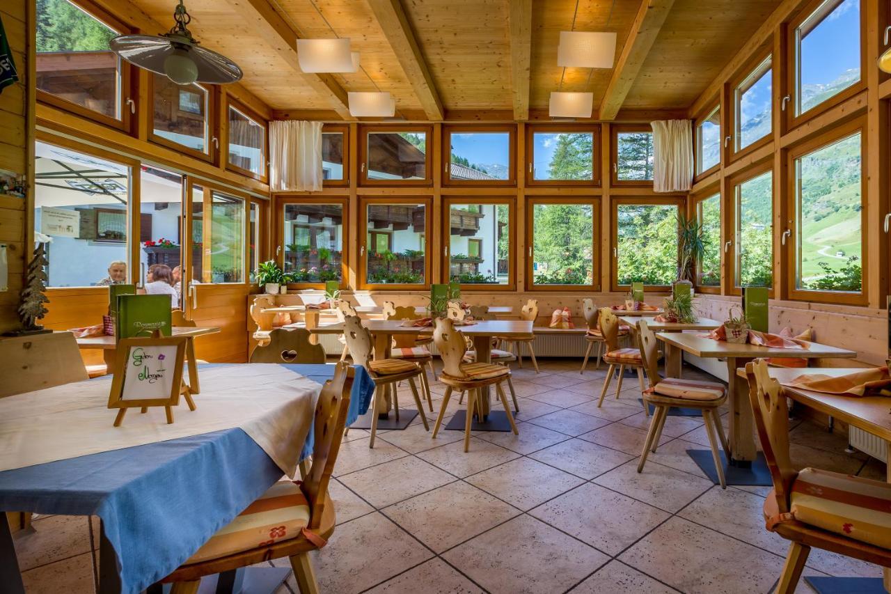 Hotel Restaurant Rosmarie Pfelders Exteriér fotografie