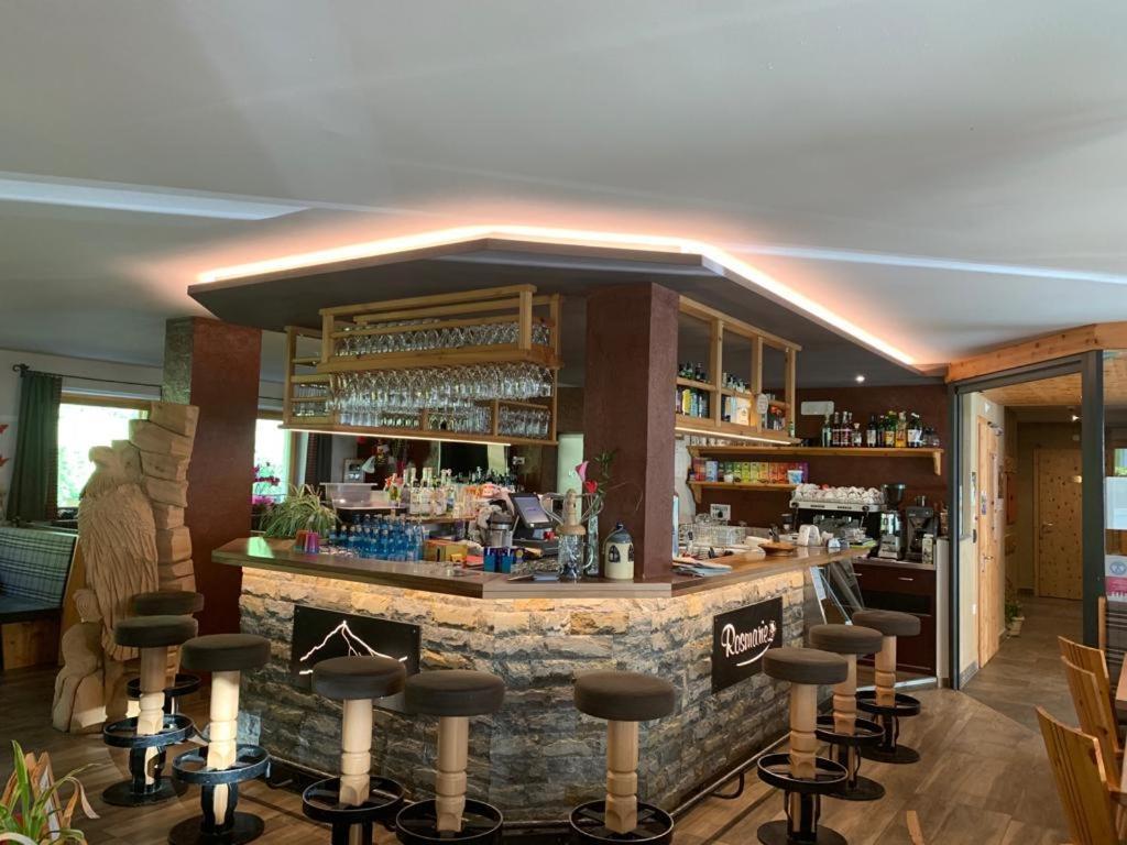 Hotel Restaurant Rosmarie Pfelders Exteriér fotografie